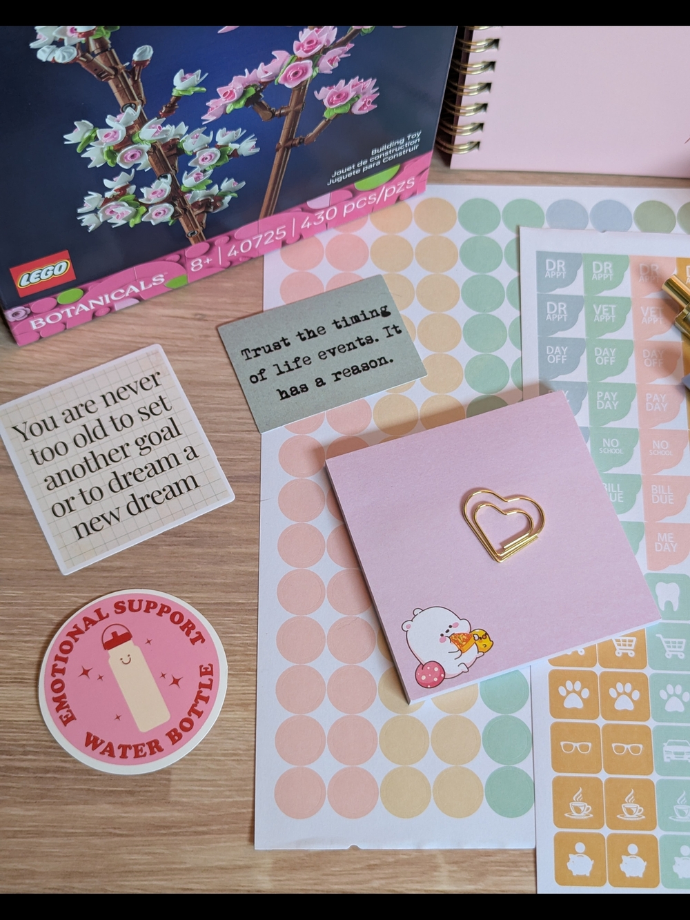 Lego Cherry Blossoms & '26-'27 Planner Set - Picture 9 of 10